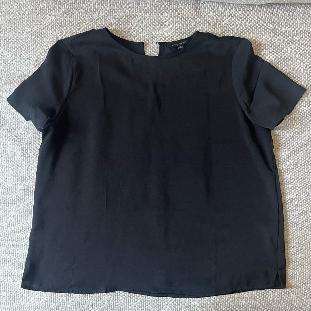 Banana Republic Factory Essential T-Shirt Blouse in Black